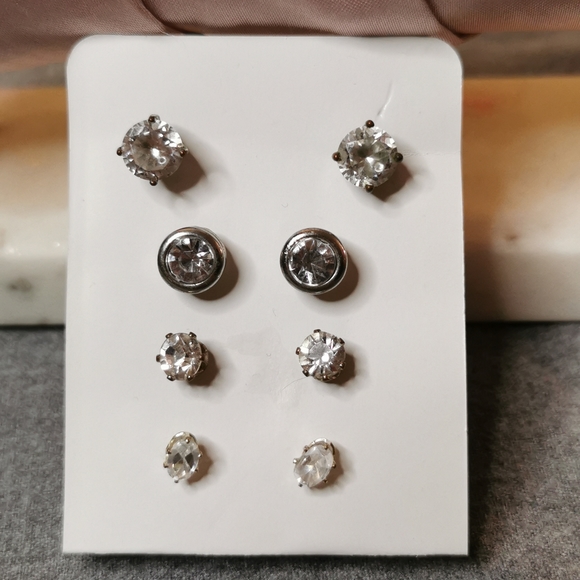 Earrings - Picture 2 of 3